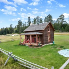 Juso Cabin-Sleeps 3. Great views! Quiet. Peaceful.
