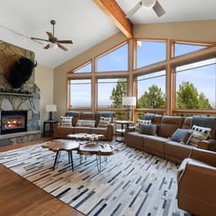 Largest Custer Lodge-Sleeps 22