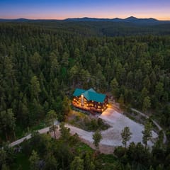 Elk View Retreat - Sleeps 30 - 13 Bedroom