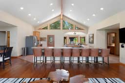 Largest Custer Lodge-Sleeps 22