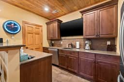 Largest Black Hills Lodge - Sleeps 30 - 13 Bedroom