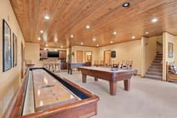 Largest Black Hills Lodge - Sleeps 30 - 13 Bedroom