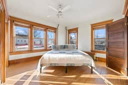 Downtown Victorian - 5 King Beds
