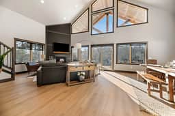 Valley Vista Retreat - New 5BR Cabin