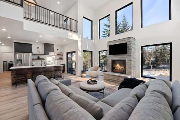 Timber Trails: Pet-Friendly Haven for Adventurers - Image 1