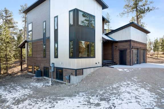 Huge Windows! Modern Powderhouse Pass Home - Image 1