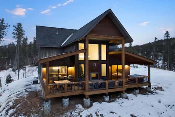 Cliffhanger-Sleeps 12-Hot tub-Skiing-Best views! - Image 1