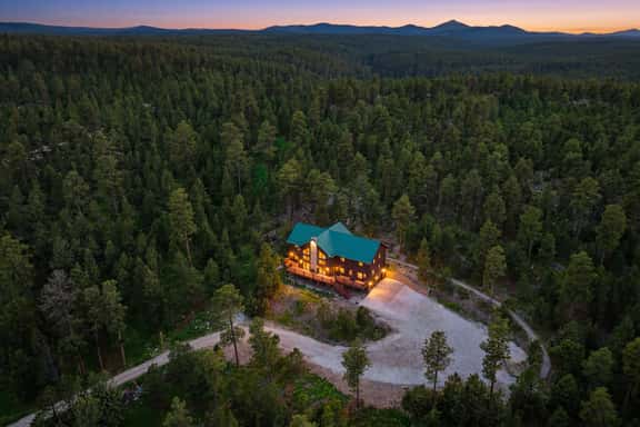 Elk View Retreat - Sleeps 30 - 13 Bedroom - Image 1