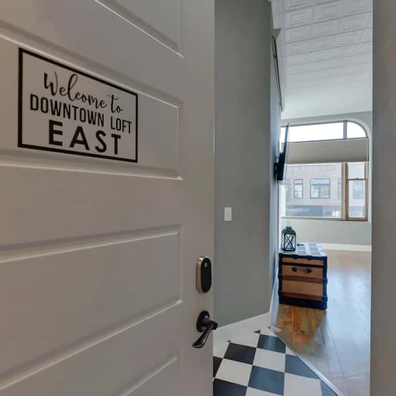 Downtown Loft East - Image 1