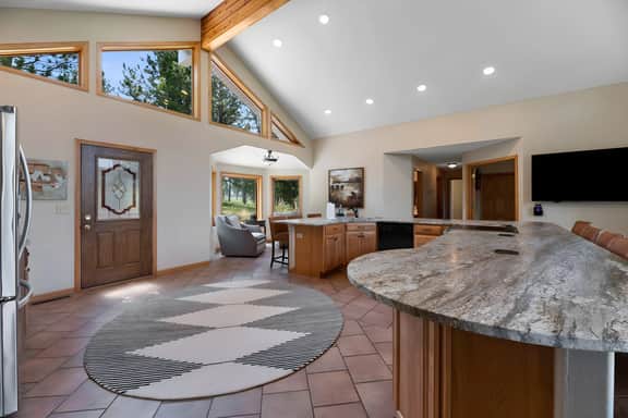 Largest Custer Lodge-Sleeps 22