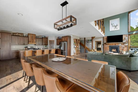 The Deadwood Lookout-Sleeps 22