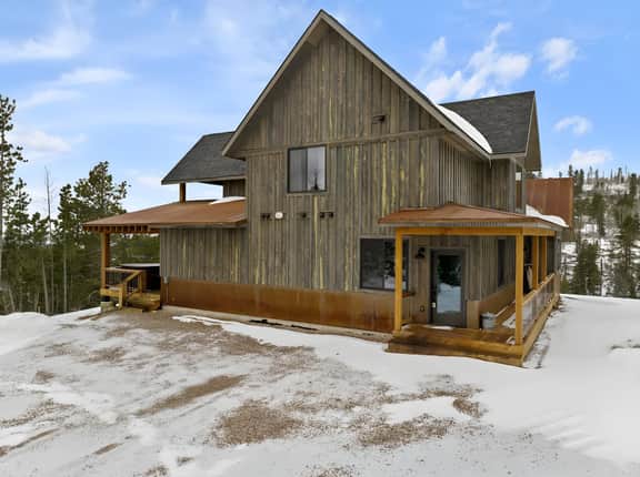 Cliffhanger-Sleeps 12-Hot tub-Skiing-Best views!